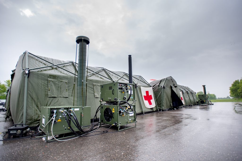 Acht Luftlanderettungszentren an die Bundeswehr übergeben
