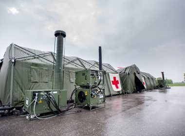Acht Luftlanderettungszentren an die Bundeswehr übergeben