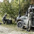 Die Bundeswehr weitet die Digitalisierung ihrer Fahrzeugflotte aus: Über einen bestehenden Rahmenvertrag hat sie zusätzliche Hardware und Unterstützungsleistungen im Wert von rund 100 Millionen Euro abgerufen. Auftragnehmer ist eine Arbeitsgemeinschaft aus Rheinmetall Electronics und der blackned GmbH.