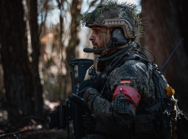 Bundeswehr beschafft weitere Sprechsätze mit Gehörschutzfunktion