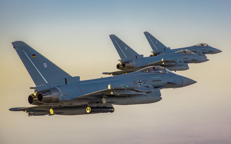 Bundestag genehmigt 14 Rüstungsprojekte - Eurofighter, Sanitätsfahrzeuge, Einsatzboote uvm.