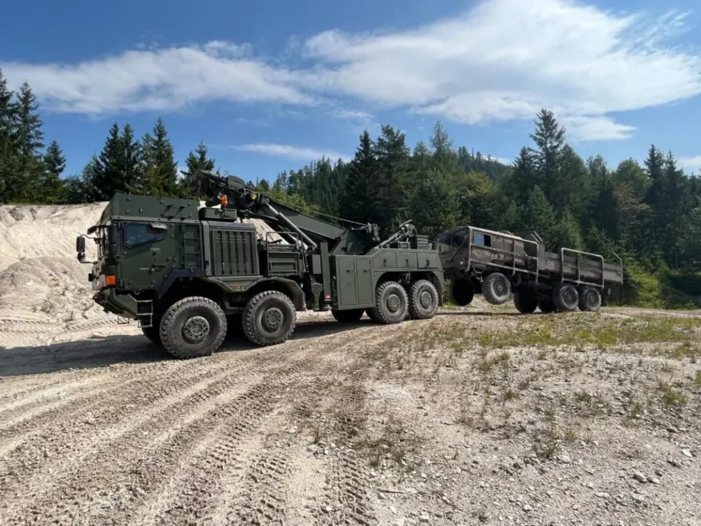 HX8x8 Heavy Recovery Vehicle