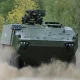 Im Rahmen der Ertüchtigungsinitiative der Bundesregierung hat Deutschland der Republik Moldau fünf Schützenpanzer des Typs Piranha 5 übergeben. Die Lieferung soll den Aufbau eines mechanisierten Infanterieverbands der moldauischen Streitkräfte unterstützen.