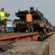 Das Verteidigungsministerium, das Land Bremen und der Logistikkonzern BLG haben eine Absichtserklärung zum „Deployment Hub Bremerhaven 2031“ unterzeichnet. Bis 2031 sind im Verteidigungshaushalt rund 1,35 Milliarden Euro für den Ausbau von Hafen, Verkehrswegen und Flughafen eingeplant.