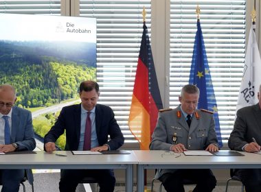 Drehscheibe Deutschland: Vereinbarung zur militärischen Nutzung der Autobahnen unterzeichnet
