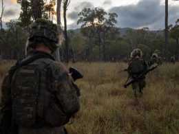 Talisman Sabre 2025: Deutsche Fallschirmjäger trainieren mit US-amerikanischen Fallschirmjägern