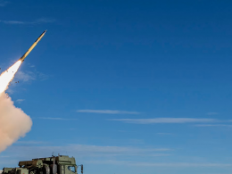 Lockheed Martin und Rheinmetall wollen die Produktion von ATACMS-Lenkflugkörpern nach Europa ausweiten. Geplant ist ein gemeinsames Vorhaben in Deutschland, das NATO-Staaten und verbündete europäische Streitkräfte versorgen soll.