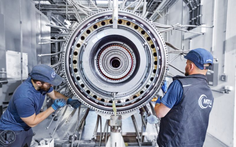 MTU Aero Engines und GE Aerospace erweitern Kooperation auf Marinebereich