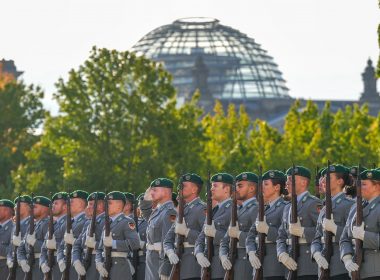 Deutschland in der militärischen Führungsrolle – Wie die Bevölkerung zur neuen Verteidigungspolitik steht