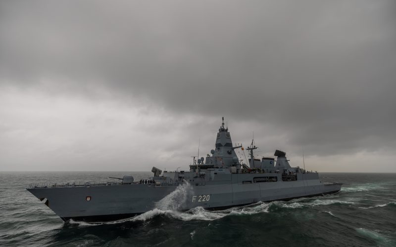 Fregatte "Hamburg" & Minenjagdboot "Dillingen" kehren von NATO-Einsätzen zurück