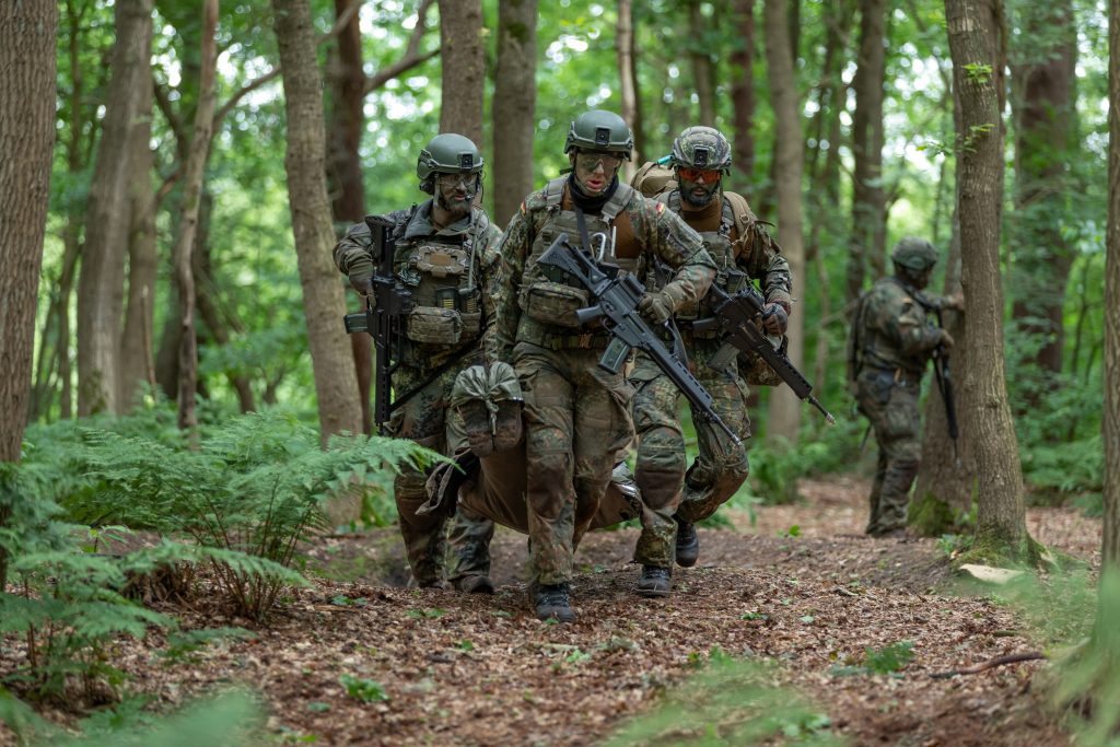Das dänische Softwareunternehmen Systematic hat die Software für das Sanitätsdienstliche Führungs- und Einsatzsystem (SAFES) der Bundeswehr nach Abschluss der Entwicklungsphase planmäßig ausgeliefert. Mit SitaWare Battlefield Health soll der Sanitätsdienst die Steuerung von Verwundeten im Einsatzgebiet künftig digital abwickeln.