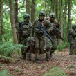 Eine Delegation des Zentralen Sanitätsdienstes der Bundeswehr hat sich im September 2026 in Kyjiw und Dnipro über die Versorgung Verwundeter unter den Bedingungen des Drohnenkriegs informiert. Die Erkenntnisse betreffen Verletzungsmuster, Evakuierung, den Schutz von Behandlungseinrichtungen und die Ausbildung.