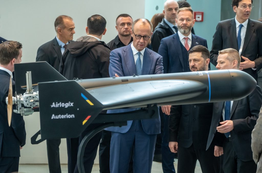 Deutschland und Ukraine schließen ersten Großauftrag für autonome Kampfdrohnen ab