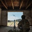 Beim zweiten Testdurchlauf auf dem Standortübungsplatz Ohrdruf wirkten unbemannte Systeme der Bundeswehr erfolgreich gegen simulierte Gefechtsszenarien — Ziel ist die Einsatzreife für die Panzerbrigade 45 in Litauen ab 2027.