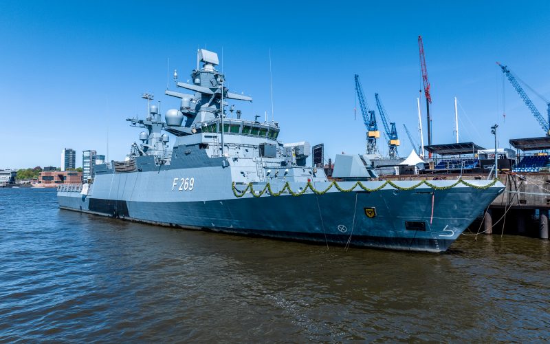 Auf der Hamburger Werft Blohm+Voss ist am Mittwoch die Korvette „Lübeck" getauft worden – die fünfte und letzte Einheit des zweiten Bauloses der Klasse K130 für die Deutsche Marine. Das Programm liegt deutlich hinter dem ursprünglichen Zeitplan zurück.