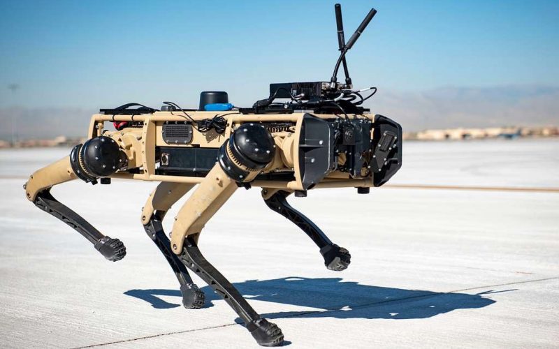 Das Bundesamt für Ausrüstung, Informationstechnik und Nutzung der Bundeswehr (BAAINBw) hat einen europaweiten Teilnahmewettbewerb für ein neues unbemanntes Bodensystem zur Gefechtsaufklärung gestartet. Die Rahmenvereinbarung sieht die Entwicklung und Lieferung von bis zu 28 Systemen vor.