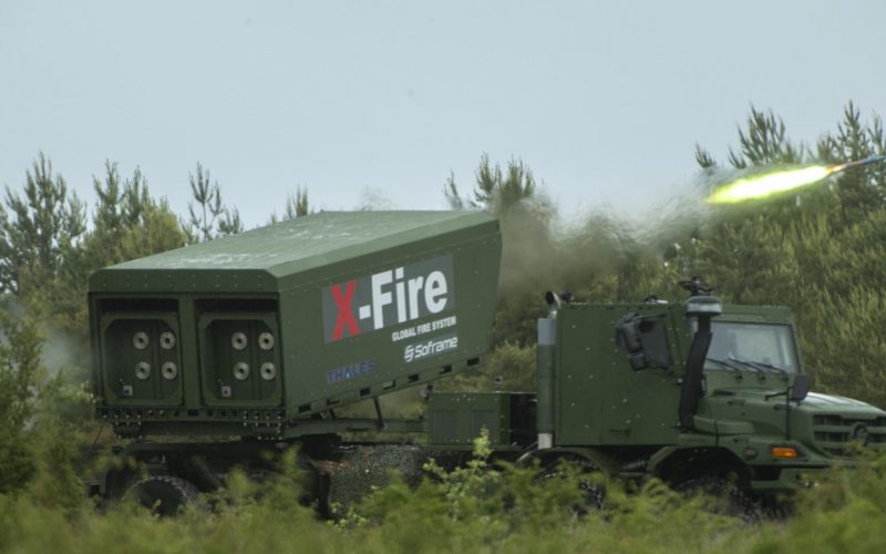 Der französische Rüstungskonzern Thales hat am 20. Mai 2026 erste Schussversuche mit dem Raketenwerfer X-Fire absolviert. Das System ist Teil des französischen Programms zur Wiederherstellung einer eigenen Fähigkeit für Fernschläge auf dem Boden.