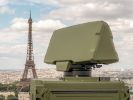 Der schwedische Rüstungskonzern Saab und Scania France liefern der französischen Beschaffungsbehörde DGA 17 Giraffe-1X-Radarsysteme. 16 davon werden auf das taktische Fahrzeug Scania V3P montiert, das bereits als Basis für das neue französische Flugabwehrsystem Vampire dient.