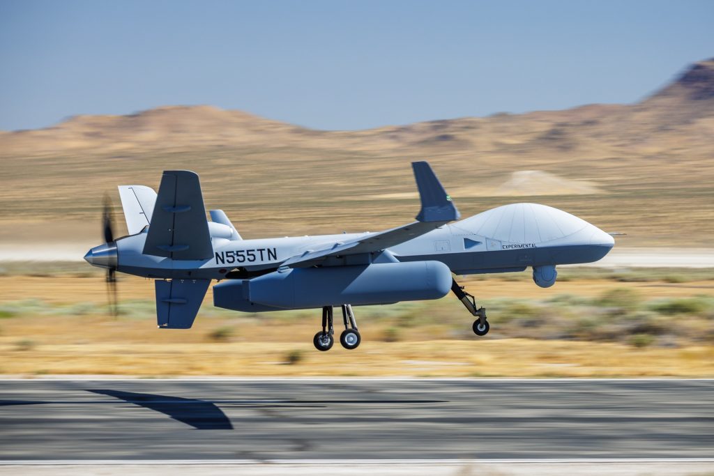 General Atomics Europe errichtet im Landkreis Cuxhaven einen neuen Standort für die Wartung und Instandhaltung von Luftfahrtsystemen der Bundeswehr. Der Platz liegt in direkter Nähe zum Marinefliegerstützpunkt Nordholz – jenem Ort, an dem künftig die neuen SeaGuardian-Drohnen der Deutschen Marine stationiert werden sollen.