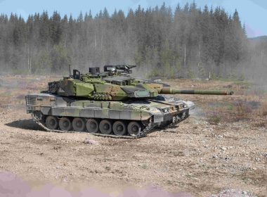 KNDS und Ritek haben in Levanger einen Fertigungsstandort für den Leopard 2 A8 NO in Betrieb genommen. Die ersten beiden Panzer wurden an das norwegische Heer übergeben.