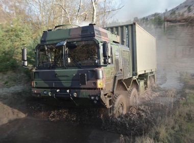 Die Bundeswehr hat beim Düsseldorfer Konzern Rheinmetall mehr als 2.000 ungeschützte militärische Lastwagen bestellt. Der Auftrag hat einen Wert von rund einer Milliarde Euro und stammt aus einem bestehenden Rahmenvertrag.
