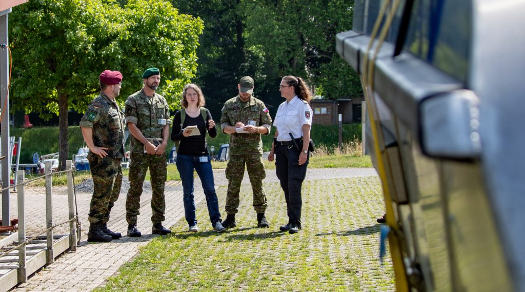 Vom 14. bis 26. Juni 2026 trainieren Streitkräfte aus 28 Nationen in Niedersachsen die zivil-militärische Zusammenarbeit. Es ist die nach Angaben der Bundeswehr größte Übung dieser Art im NATO-Rahmen.