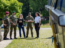 Vom 14. bis 26. Juni 2026 trainieren Streitkräfte aus 28 Nationen in Niedersachsen die zivil-militärische Zusammenarbeit. Es ist die nach Angaben der Bundeswehr größte Übung dieser Art im NATO-Rahmen.