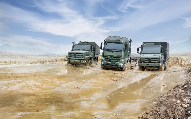 Der Nutzfahrzeughersteller Daimler Truck richtet sein Verteidigungsgeschäft neu aus und will es weltweit ausbauen. Bis 2028 soll der Bereich einen Umsatz von einer Milliarde Euro erreichen.
