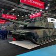 Das Gemeinschaftsunternehmen Leonardo Rheinmetall Military Vehicles (LRMV) stellt mit dem „New Main Battle Tank" (NMBT) einen Kampfpanzer der nächsten Generation vor. Die in der Broschüre beschriebene Konfiguration ist nach Herstellerangaben das Angebot an das italienische Verteidigungsministerium.