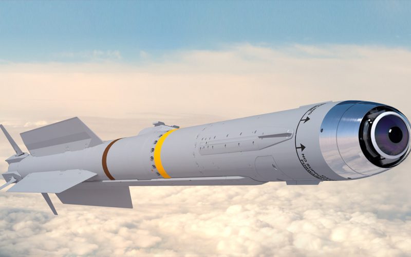 Boeing erweitert das deutsche Industrieteam für die unbemannte Kampfdrohne MQ-28 Ghost Bat um Diehl Defence und Rohde & Schwarz. Diehl soll dabei die Integration deutscher Bewaffnung übernehmen.