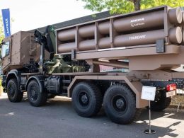 Berichten zufolge könnte das französische Raketenartilleriesystem THUNDART noch vor seiner offiziellen Einführung bei der französischen Armee unter realen Gefechtsbedingungen erprobt werden. Bestätigt ist die Information bislang nicht.
