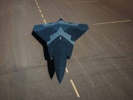 Der schwedische Rüstungskonzern Saab hat auf einer Flugschau in Linköping ein Modell in Originalgröße seines unbemannten Konzepts A3-001 gezeigt. Das System soll künftig gemeinsam mit bemannten Kampfflugzeugen eingesetzt werden.