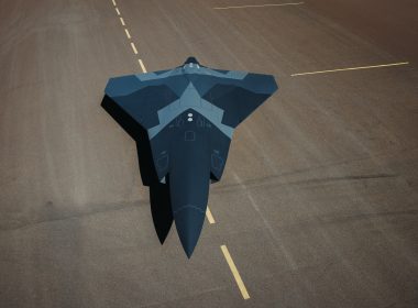 Der schwedische Rüstungskonzern Saab hat auf einer Flugschau in Linköping ein Modell in Originalgröße seines unbemannten Konzepts A3-001 gezeigt. Das System soll künftig gemeinsam mit bemannten Kampfflugzeugen eingesetzt werden.