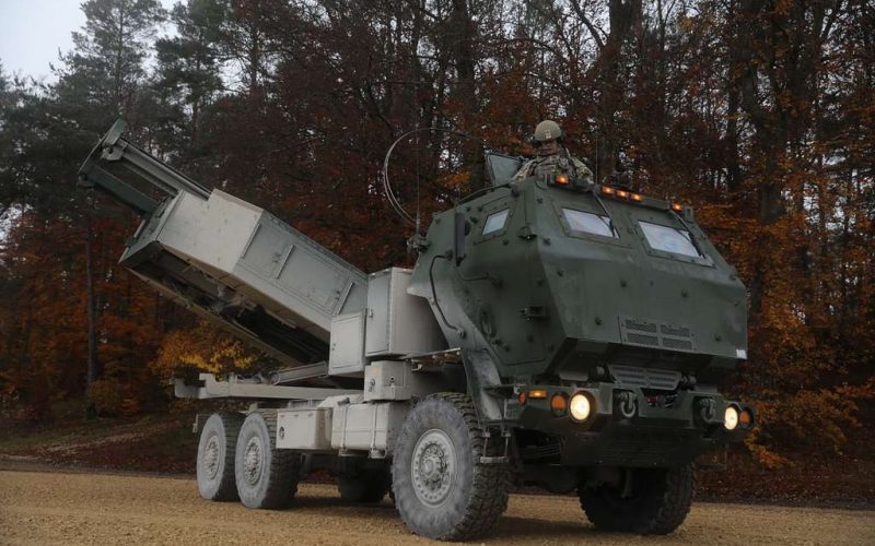 Die US-Armee hat nach Angaben mehrerer mit internen Daten vertrauter Personen nahezu ihren gesamten Vorrat an ATACMS- und PrSM-Boden-Boden-Raketen im Krieg gegen den Iran verbraucht. In Washington wächst die Sorge, dass die Bestände die Reaktionsfähigkeit in anderen Weltregionen einschränken könnten.