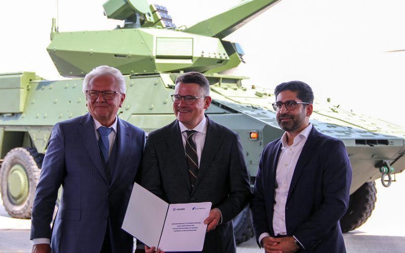 Der Rüstungskonzern baut in Calden ein Logistik- und Technologiezentrum mit mehr als 30.000 Quadratmetern Nutzfläche. Das Land Hessen fördert das Vorhaben, das Investitionsvolumen liegt im dreistelligen Millionenbereich.