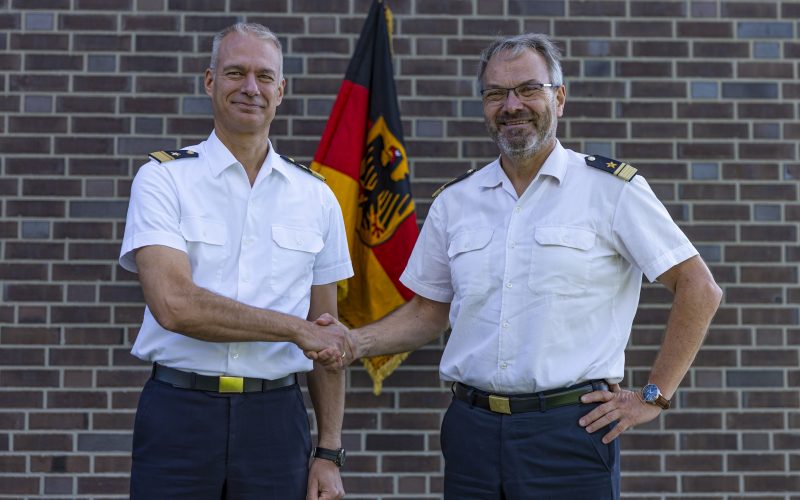 Flottillenadmiral Andreas Czerwinski führt seit dem 21. September 2026 das Marineunterstützungskommando in Wilhelmshaven. Die Dienststelle soll künftig als Waffensystemkommando Marine erweiterte Aufgaben übernehmen.