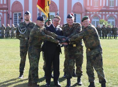 Das Landeskommando Hessen hat einen neuen Kommandeur. Brigadegeneral Markus Reinhardt übernahm am 22. September 2026 in Wiesbaden die Führung von Brigadegeneral Holger Radmann, der in das Operative Führungskommando der Bundeswehr wechselt.