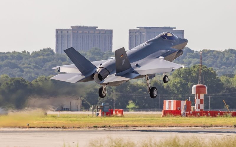 Erstflug der ersten deutschen F-35A Lightning II