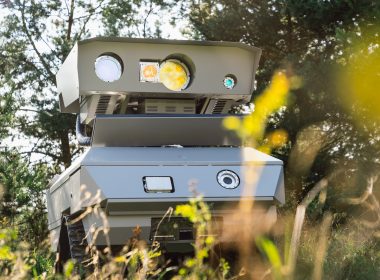 Das Hannoveraner Unternehmen INLEAP Photonics nimmt am 30. Oktober 2026 eine Produktionshalle für sein mobiles Laser-Drohnenabwehrsystem FASTLIGHT HELD in Betrieb. Die ersten Systeme gehen an den Partner STARK.