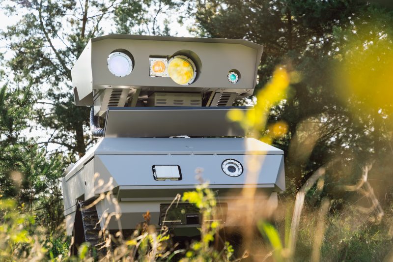Das Hannoveraner Unternehmen INLEAP Photonics nimmt am 30. Oktober 2026 eine Produktionshalle für sein mobiles Laser-Drohnenabwehrsystem FASTLIGHT HELD in Betrieb. Die ersten Systeme gehen an den Partner STARK.