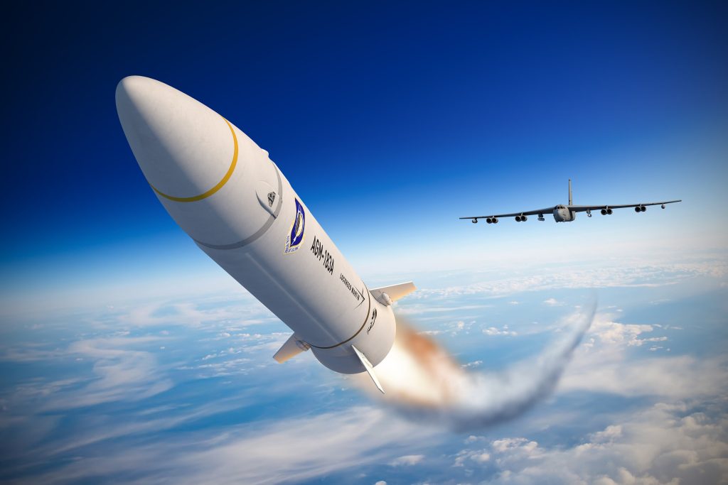 Die US Air Force hat Lockheed Martin mit der Produktion der luftgestützten Hyperschallwaffe AGM-183A ARRW beauftragt. Der Vertrag hat einen Wert von 694 Millionen US-Dollar, parallel baut das Unternehmen seine Fertigung in Troy im US-Bundesstaat Alabama aus.