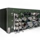 Die dänische Beschaffungs- und Logistikorganisation DALO hat das Software Defined Radio BNET-V von DND Digital für die Fahrzeugflotte des dänischen Heeres ausgewählt. Grundlage ist eine Rahmenvereinbarung mit 20 Jahren Laufzeit, gefertigt werden die Geräte in Flintbek bei Kiel.