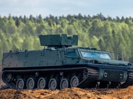 Finnland und Schweden haben erste gepanzerte Kettenfahrzeuge des Typs Patria TRACKX bestellt. Die Auslieferung beginnt 2027, anschließend sollen die Fahrzeuge in nationalen Truppenversuchen auf ihre Einsatztauglichkeit geprüft werden.