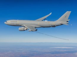 Airbus hat das dritte Tank- und Transportflugzeug A330 MRTT an Spanien übergeben und damit den 2021 erteilten Auftrag über drei Maschinen abgeschlossen. Parallel bereitet Madrid gemeinsam mit Polen eine deutlich größere Beschaffung vor.