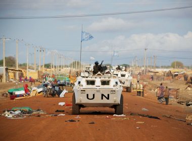 Der Deutsche Bundestag hat am 15. Oktober 2026 der Fortsetzung der deutschen Beteiligung an der UN-Mission UNMISS im Südsudan zugestimmt. Bis zu 50 Soldatinnen und Soldaten können bis Ende Oktober 2027 eingesetzt werden.