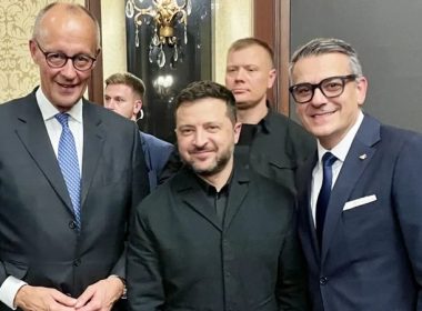 HENSOLDT und das ukrainische Verteidigungsministerium haben eine Absichtserklärung über weitere Radarlieferungen und die Weiterentwicklung der Luftraumüberwachung unterzeichnet. Geprüft wird auch, ob das Weitbereichsradar TRL-4D LR in der Ukraine eingesetzt werden kann.