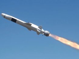 Der norwegische Rüstungskonzern Kongsberg liefert weitere Naval Strike Missiles an Dänemark. Der Auftrag im Wert von rund 400 Millionen norwegischen Kronen dient dem Ausbau der landgestützten dänischen Küstenverteidigung.