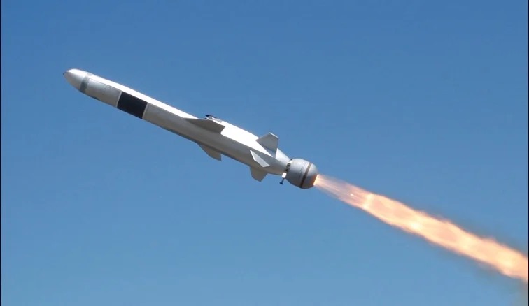 Der norwegische Rüstungskonzern Kongsberg liefert weitere Naval Strike Missiles an Dänemark. Der Auftrag im Wert von rund 400 Millionen norwegischen Kronen dient dem Ausbau der landgestützten dänischen Küstenverteidigung.