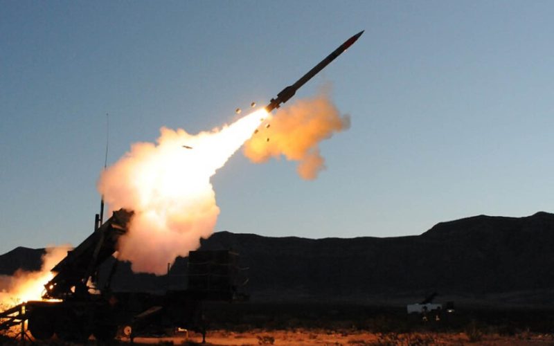 Lockheed Martin hat Boeing mit dem Ausbau der Produktion und der Lieferung von Suchköpfen für den Patriot-Abfangflugkörper PAC-3 MSE beauftragt. Der vorläufige Vertrag hat ein Volumen von rund 14,7 Milliarden US-Dollar und eine Laufzeit von sieben Jahren.