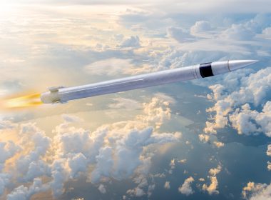Lockheed Martin hat am 9. Oktober 2026 mit PAC-3 Edge einen neuen Abfangflugkörper für das Patriot-Umfeld vorgestellt. Das System ist das Angebot des Unternehmens im Future-Interceptor-Wettbewerb der US Army und soll bis 2031 einsatzbereit sein.